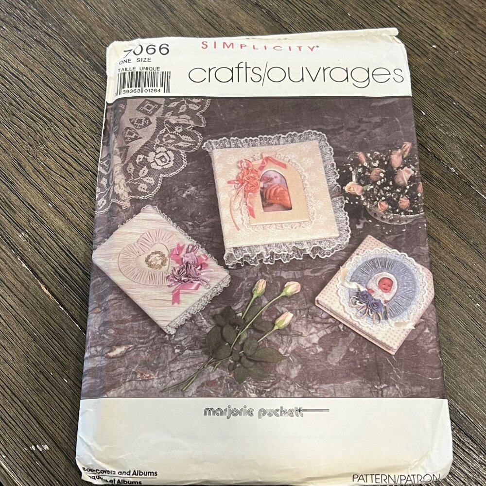Simplicity 7066 Crafts/Ouvrages Pattern For Photo Frames & Albums